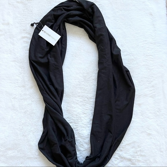BEYOND YOGA NWT POCKET INFINITY SCARF Trendy Chic Minimalist Cozy - Picture 2 of 6